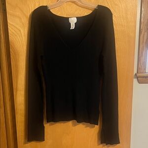 H&M Black deep V-Neck sweater women’s size large